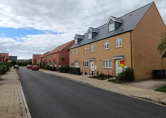 3 Bedroom Townhouse Near Bicester Village