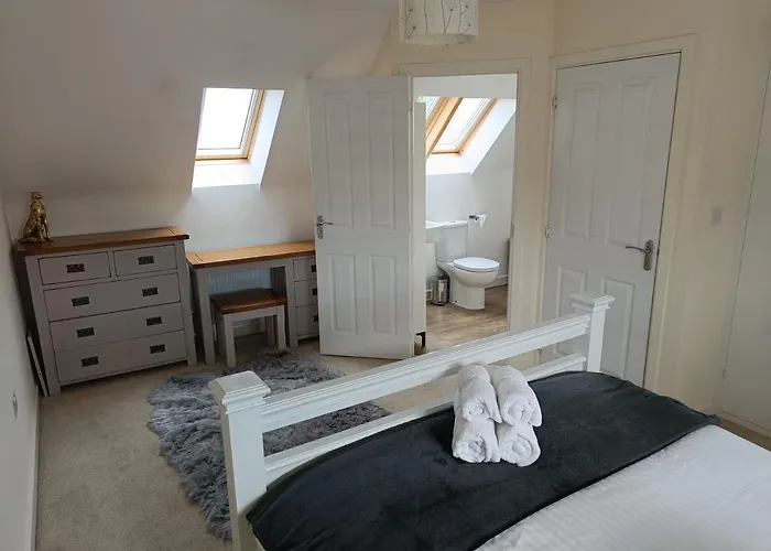 3 Bedroom Townhouse Near Bicester Village