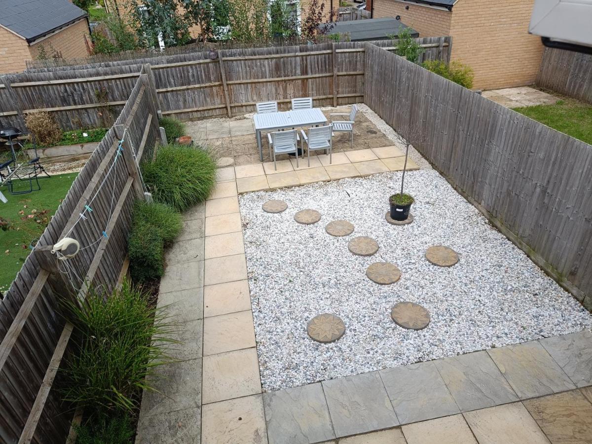 3 Bedroom Townhouse Near Village * Bicester