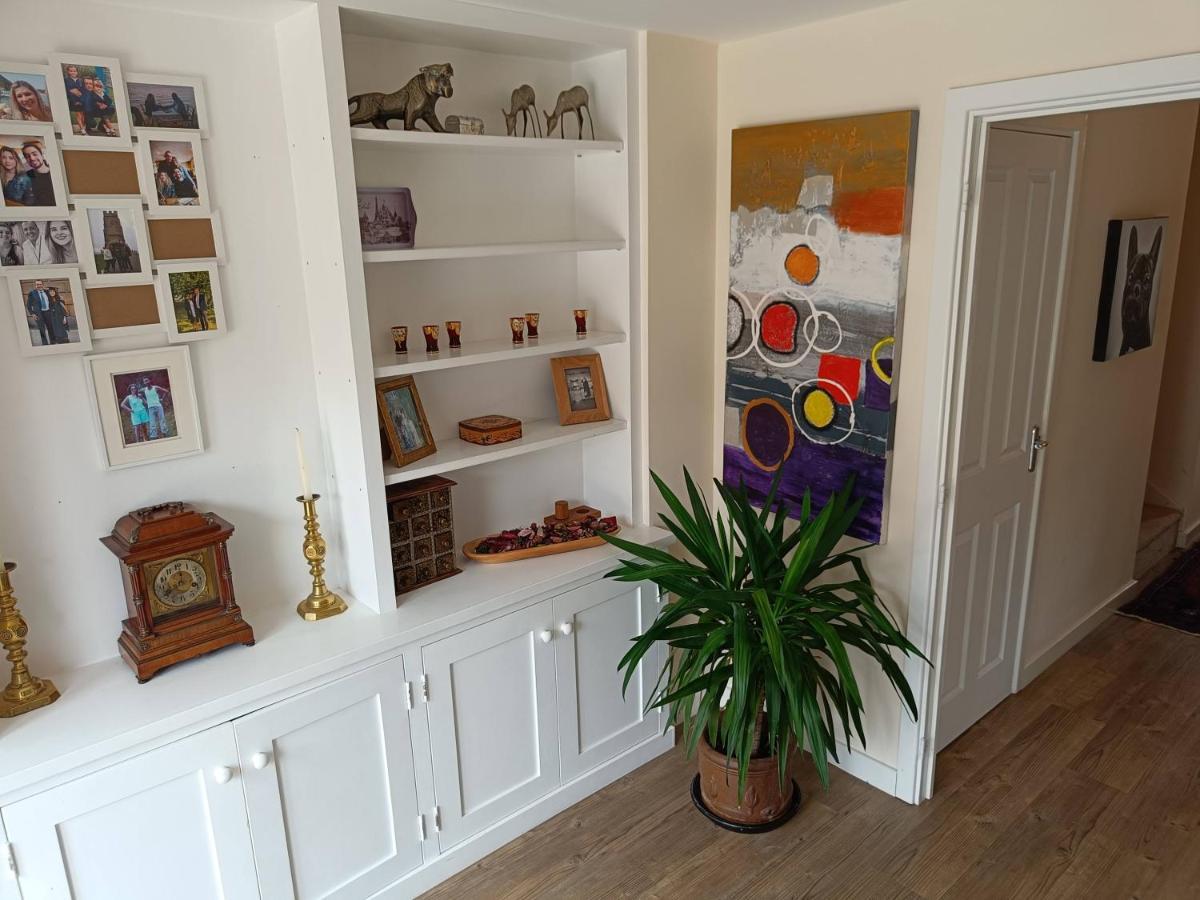 3 Bedroom Townhouse Near Village * Bicester