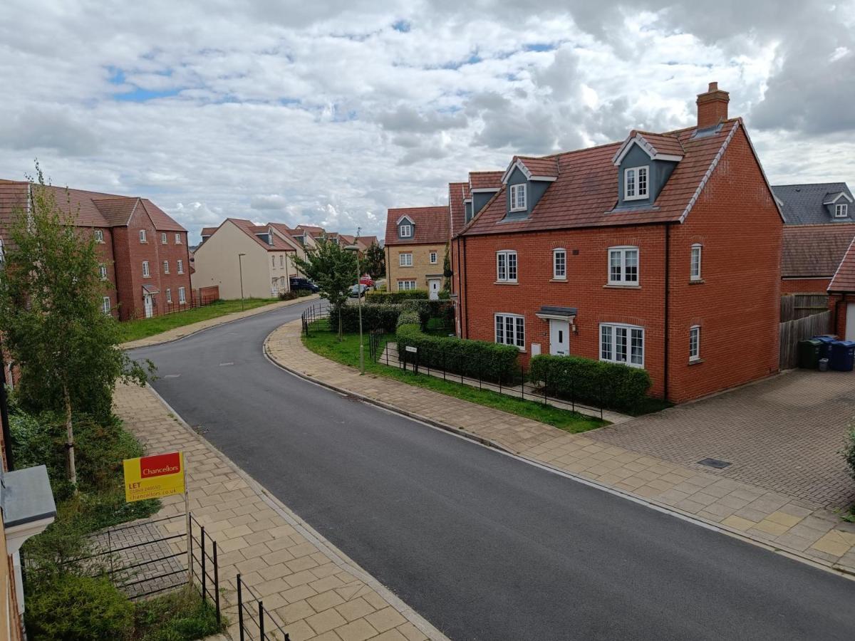Holiday home 3 Bedroom Townhouse Near Village *